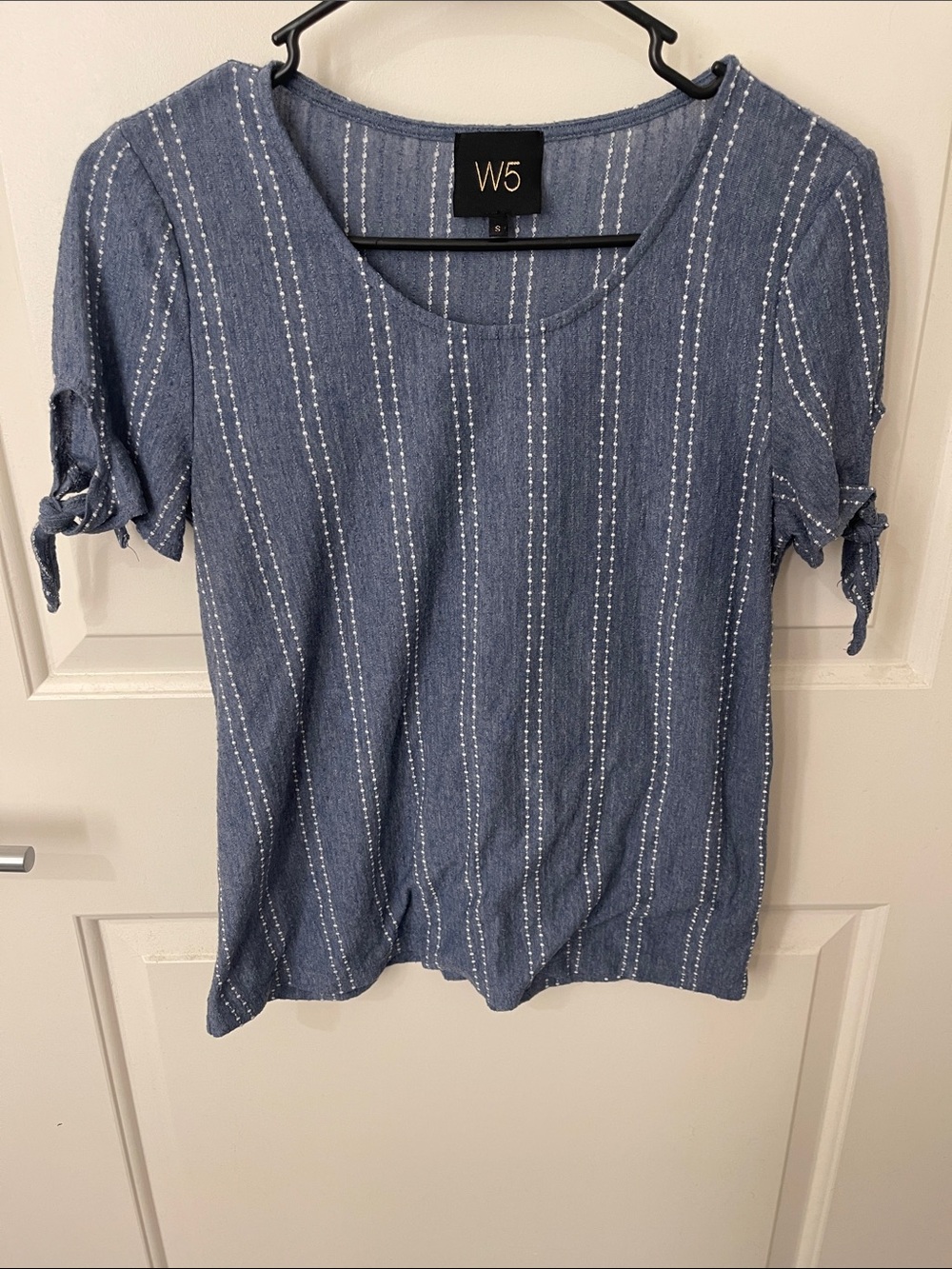 W5 Blue Vertical-Stripe Tie-Sleeve Short Sleeve Top